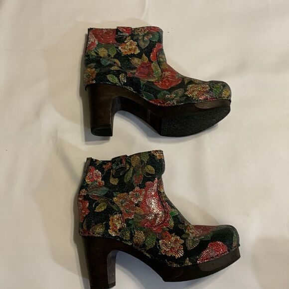 Sanita Safran Size 37 - 6 cracked leather clog ankle boots in floral rose - Picture 6 of 16